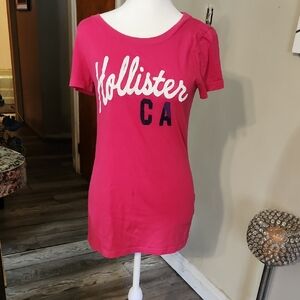 Hollister Fuchsia Tee with White and Navy Print
